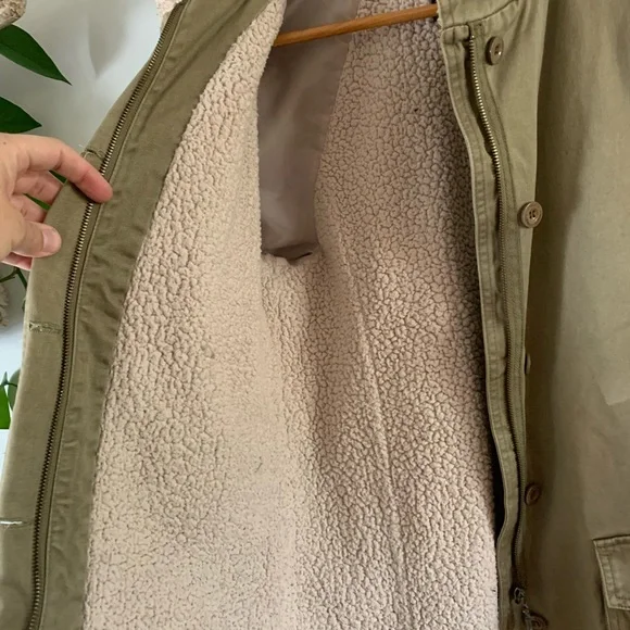 Woman’s Insight Jacket 🧥 - Picture 6 of 6